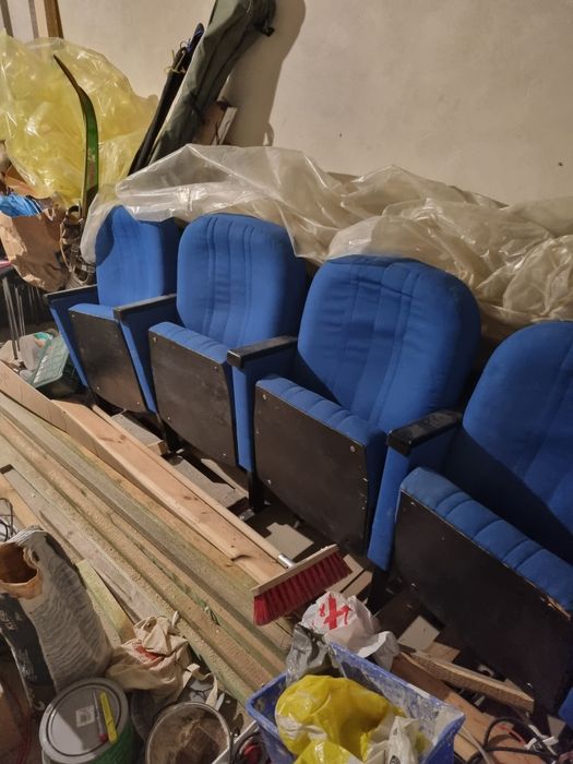 Fotele teatralne z Teatru Dramatycznego im. Aleksandra Węgierki