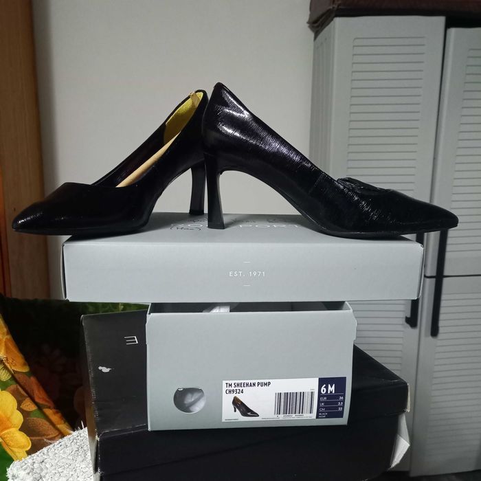 Sapato de verniz marca "Rockport"