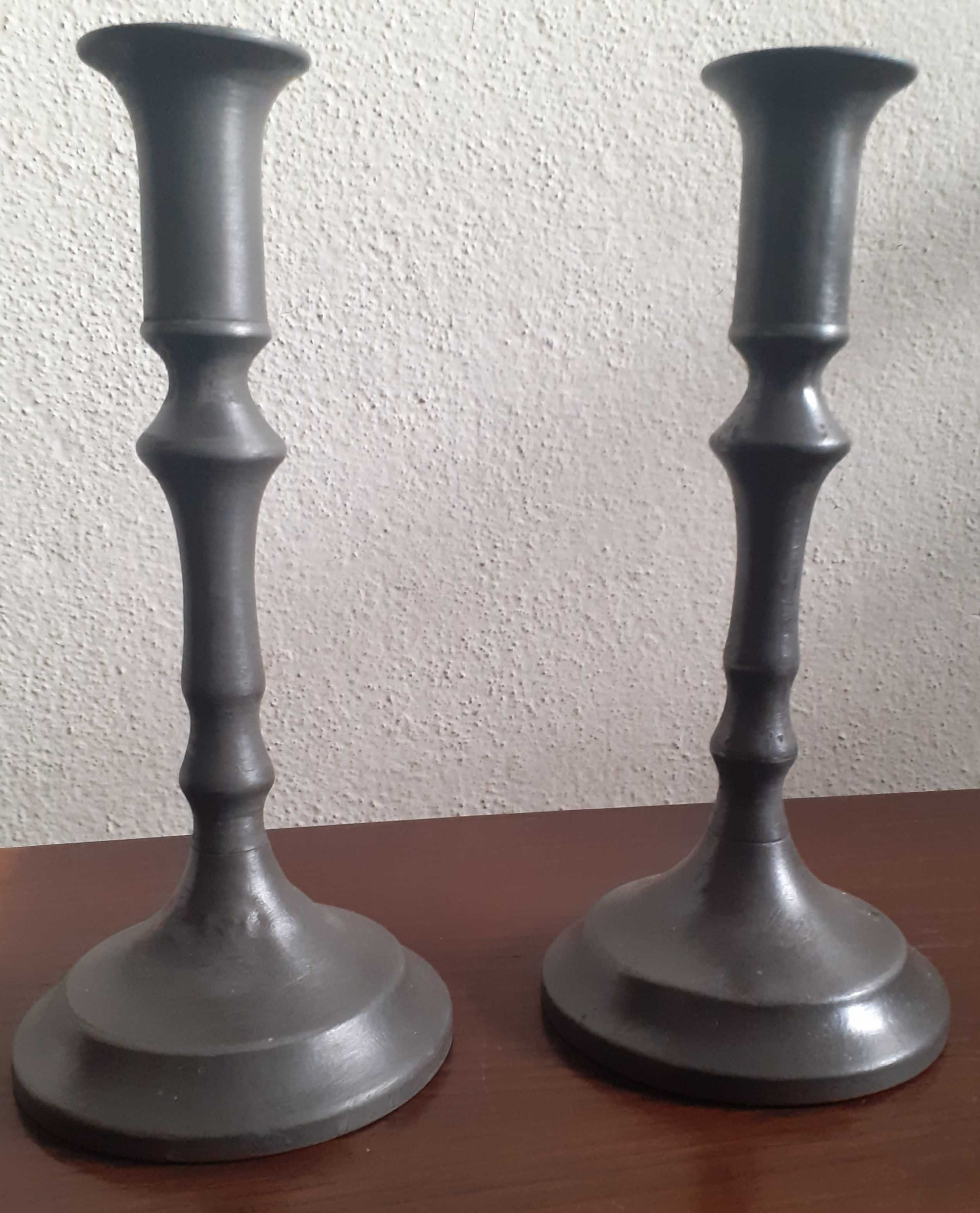 Castiçais em estanho