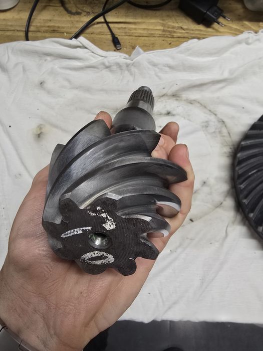 Przełożenia przód Nissan Patrol Y61 37:8 4.625