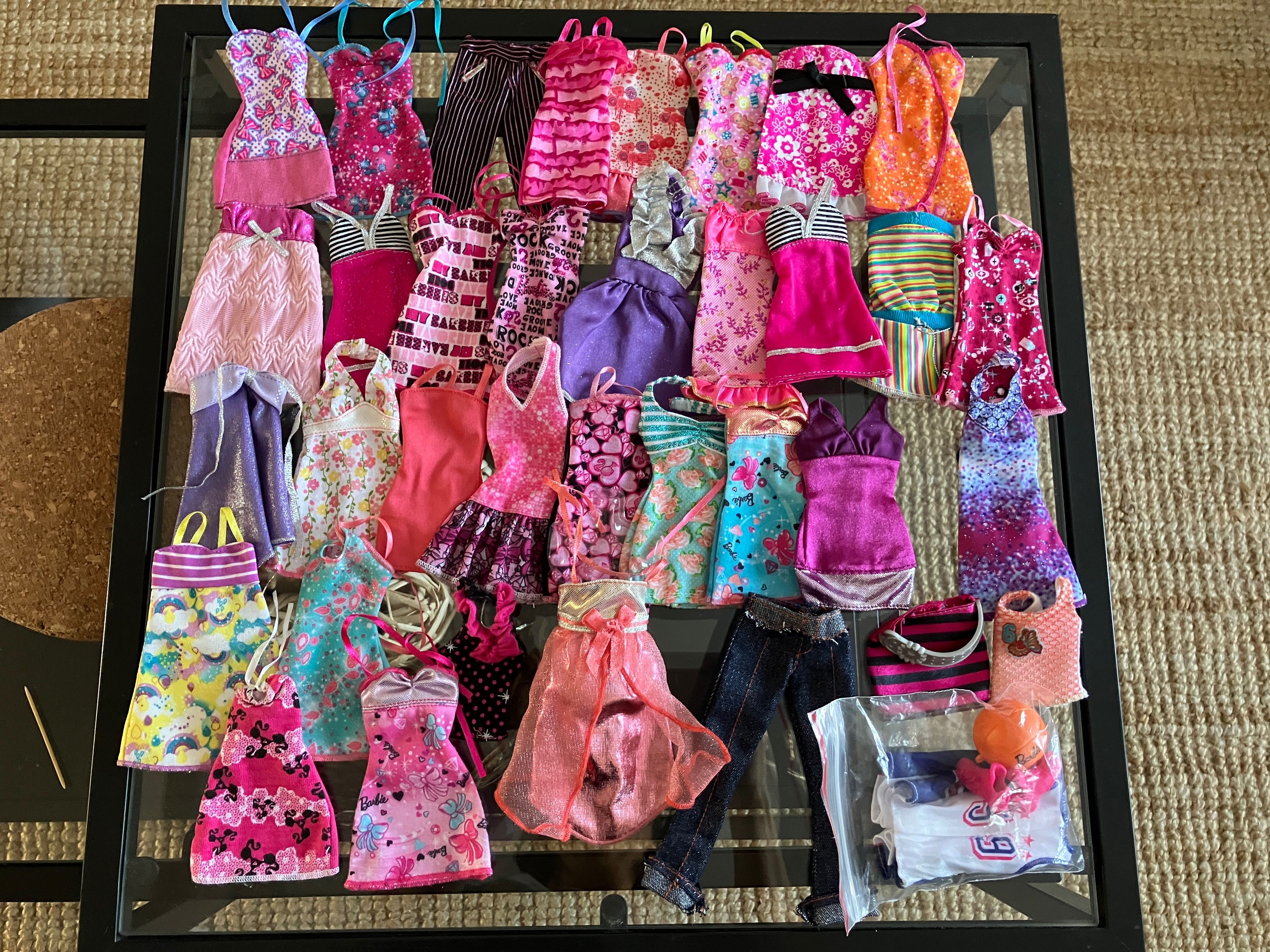 Одяг та взуття для ляльки Барбі Barbie