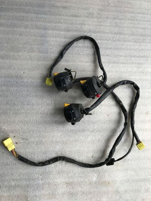 SUZUKI GSXR 1000 K5 MANETKA PRZEŁĄCZNIK NA KIEROWN