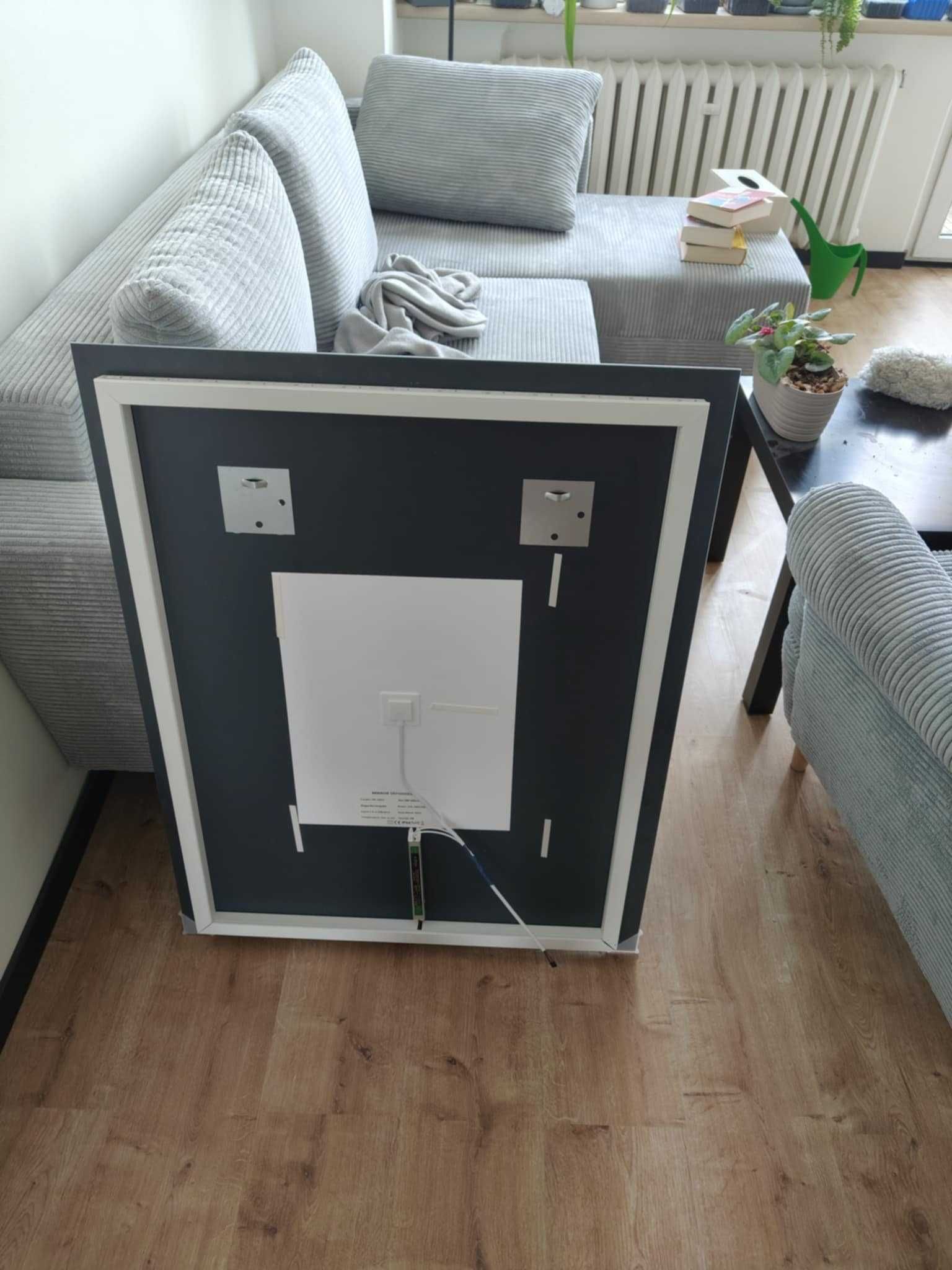 LUSTRO LED NA WYMIAR ŁAZIENKOWE 70x90 (szerokośćxdługość)