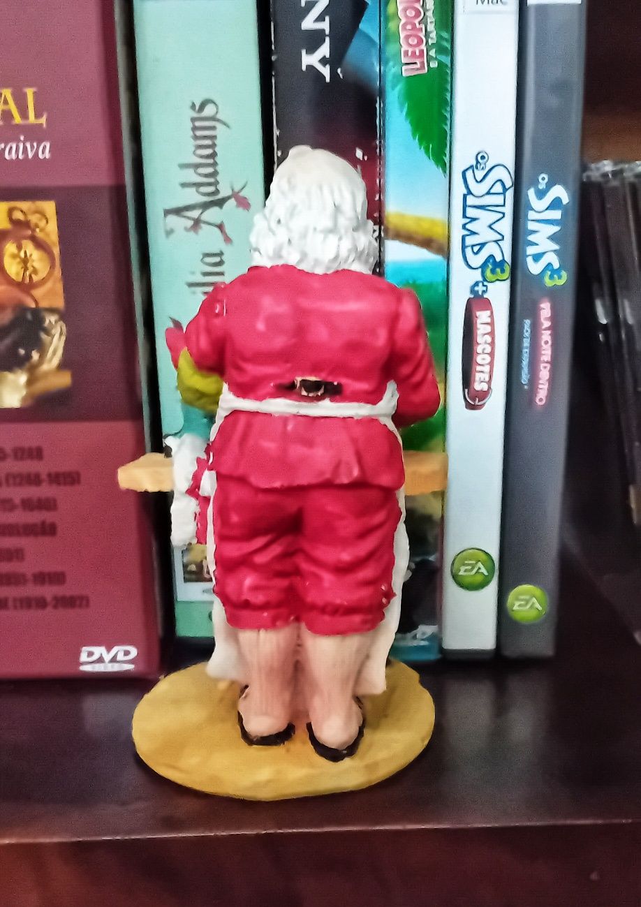 Estátua do Pai Natal – festiva e encantadora