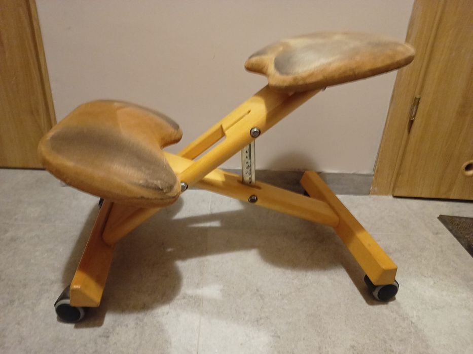 Krzesło do komputera, klęcznik, klękosiad skóra