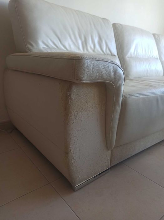 Sofá de 3 lugares. Marca Lourini.