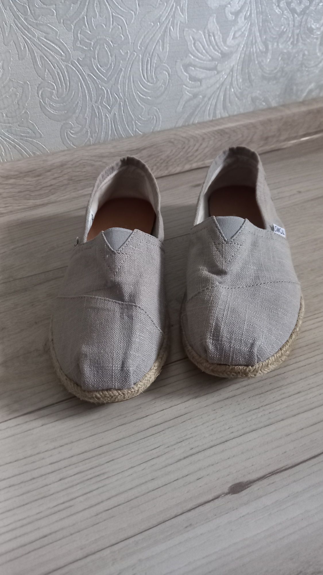 Продам мокасины слипоны TOMS