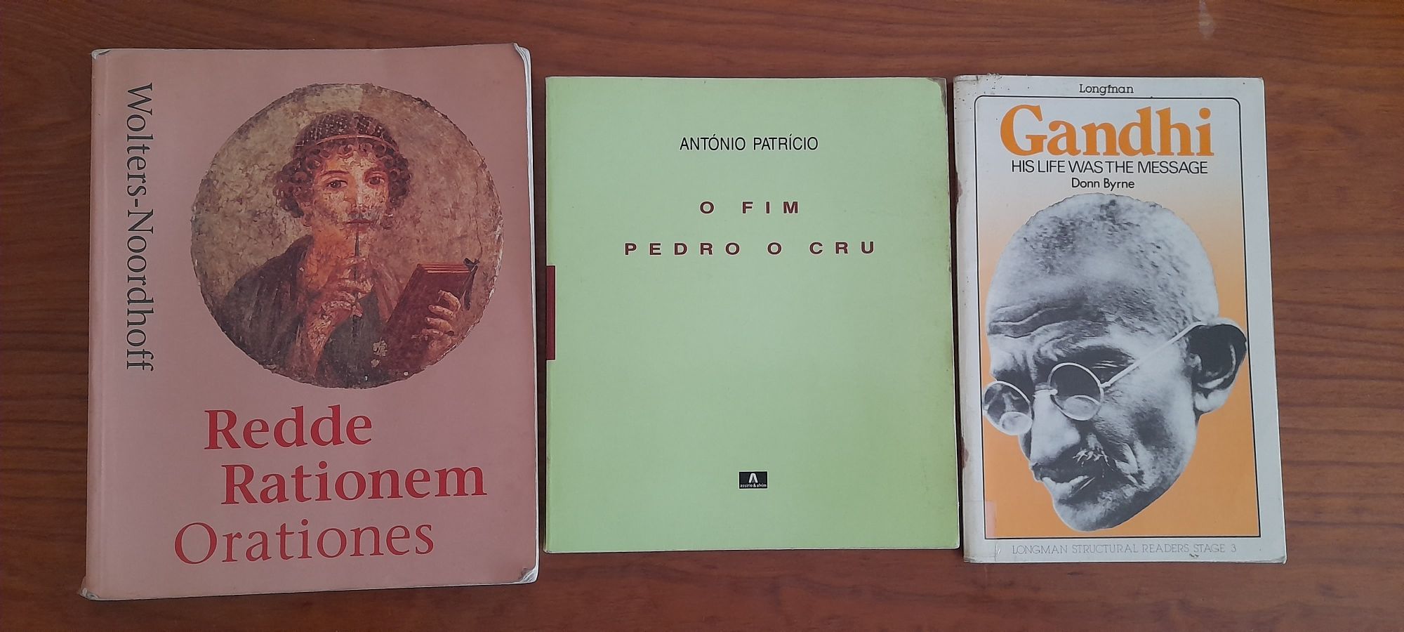 Livros educativos e pedagógicos em Inglês,  Latim e Português