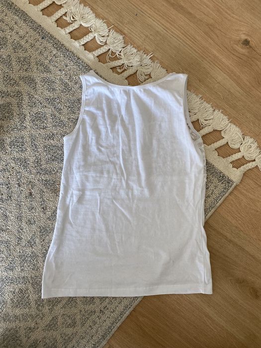 Biały top bieliźniany z koronką