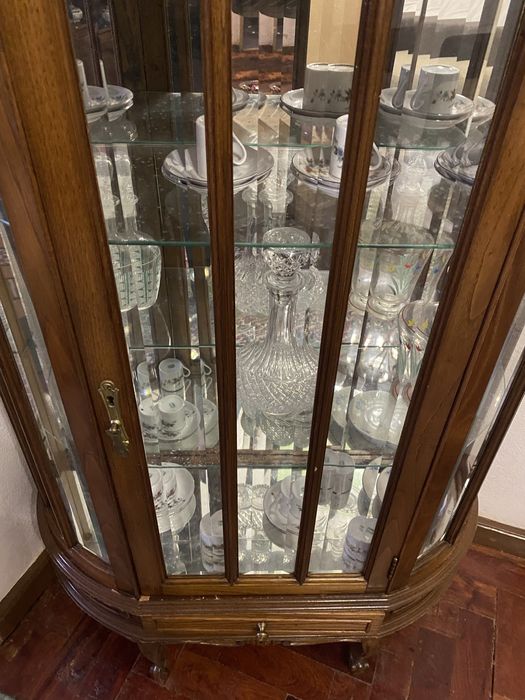 Vende-se Vitrina