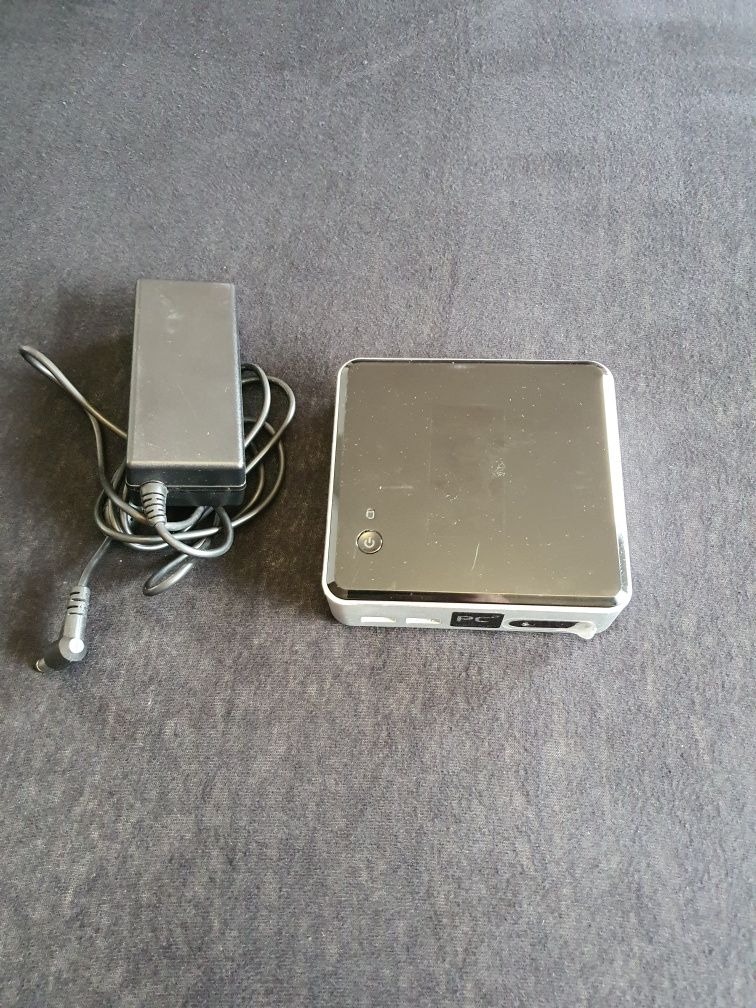 Mini Komputer PC Nuc Intel i5