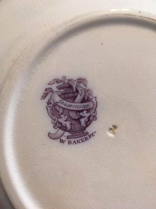 Pratos em porcelana W BAKER & CO