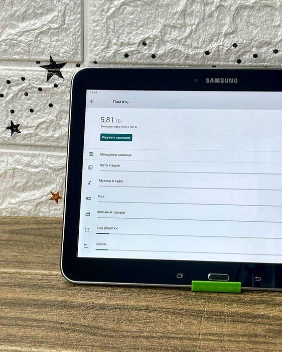 Планшет Samsung 10 дюймів