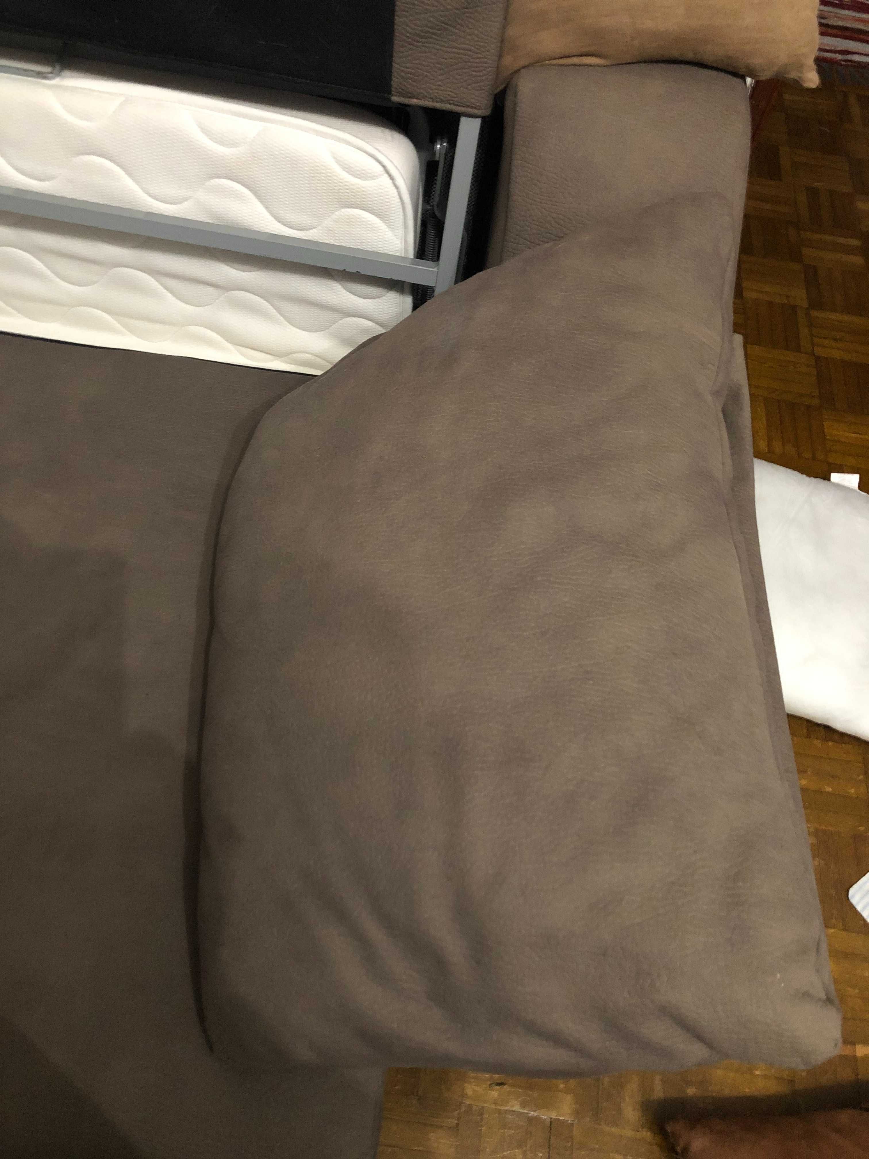 Sofá cama Tom Castanho excelentes condições