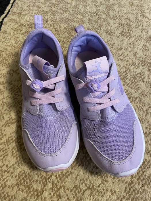 Дитячі кросівки