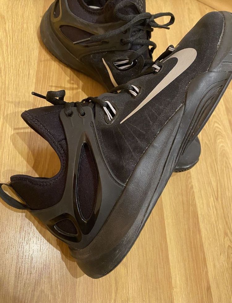Кросівки Nike HyperRev