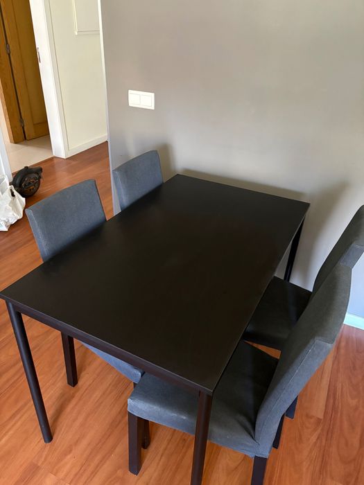 Mesa Ikea com 4 cadeiras