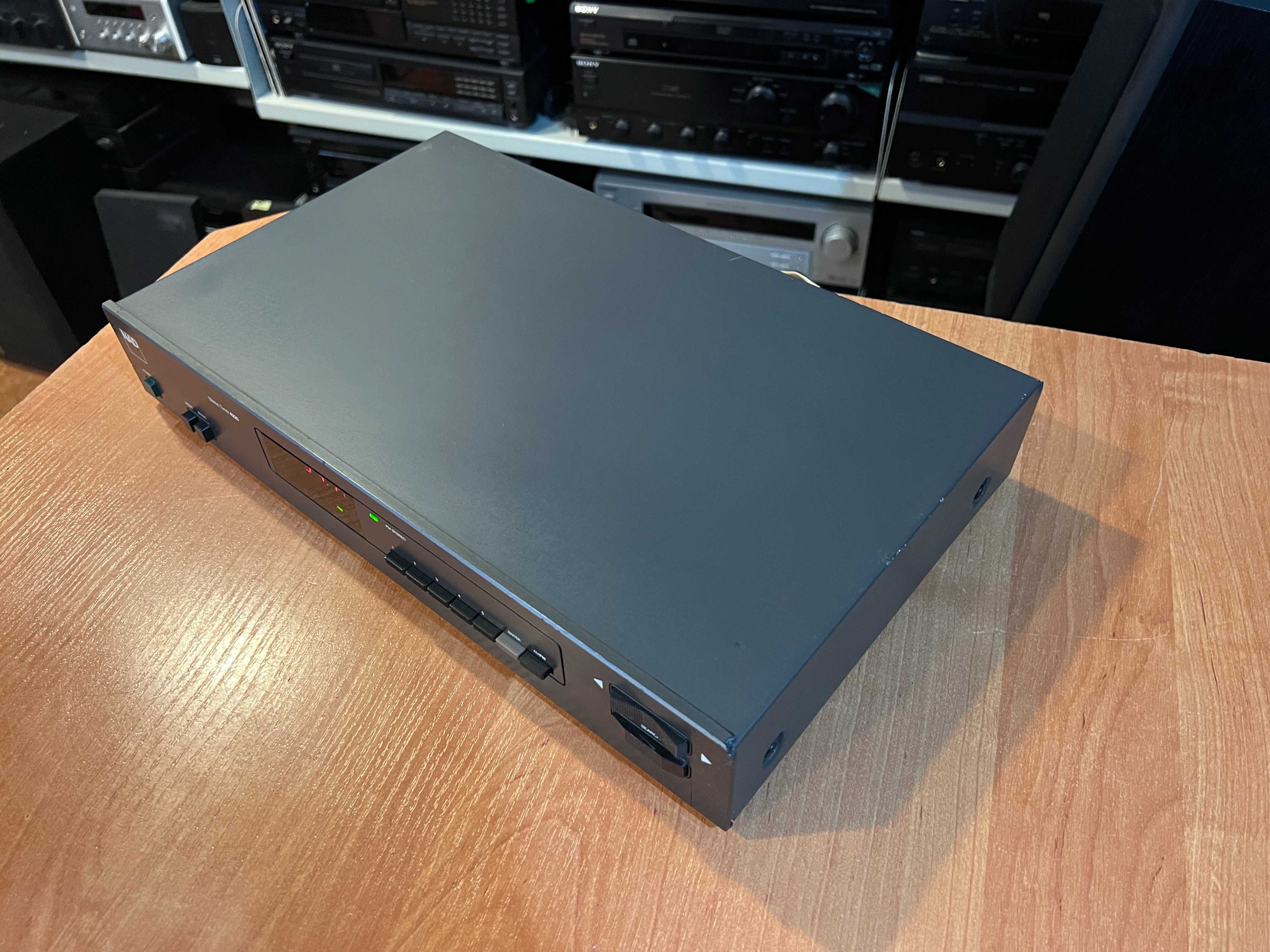 Tuner radiowy NAD 4220 Audio Room