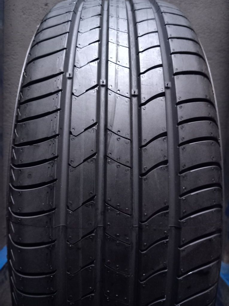 Nowe kumho hs51 215/60 17 cena z montażem