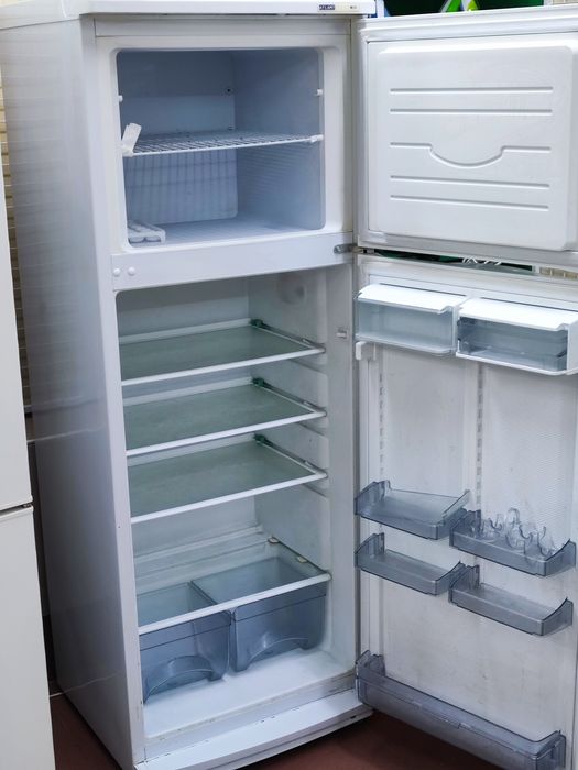 Продам холодильник Atlant MXM-2835-55
Розміри 60х185х63
Холодильна ка