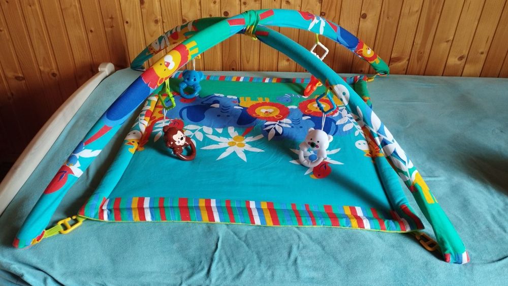 доброго дня продам розвиваючий килимок  в доброму стані...