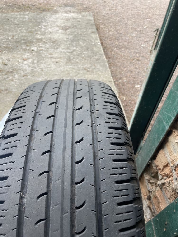 Шини Goodyear  215/65 R17 (комплект 4 шт)