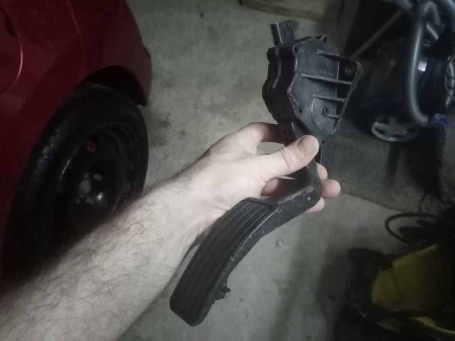 Педаль с датчиком положения Subaru Forester 2007