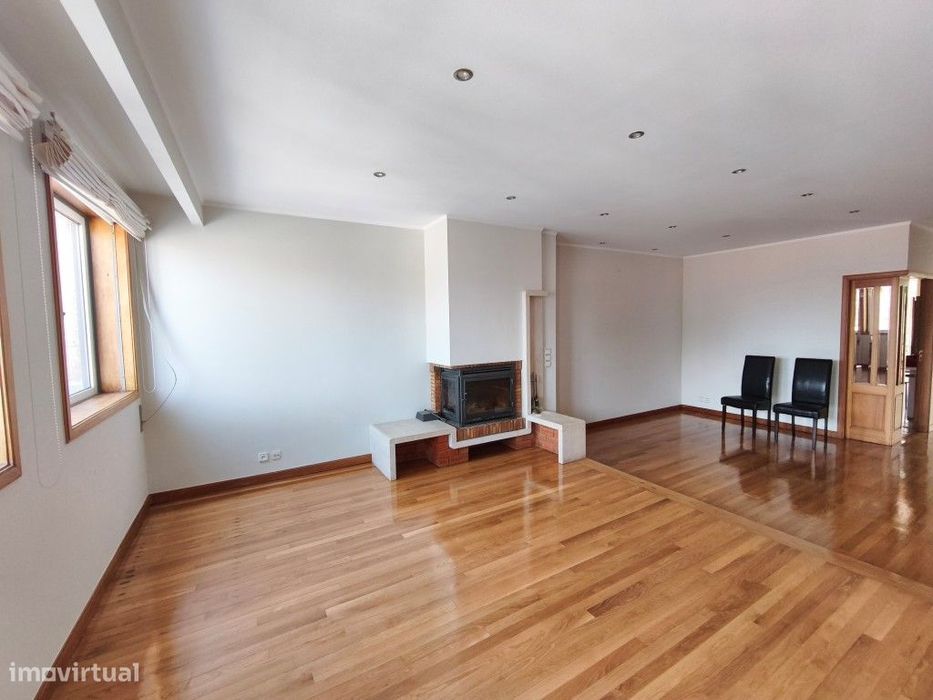 Apartamento T3 Duplex - Condomínio Fechado em Viana do Castelo