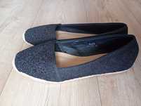 Buty damskie na lato czarne wyszywane koronką espadryle modne