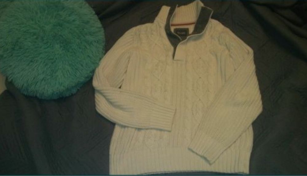 Sweter meski M bezowy z ozdobnym splotem M