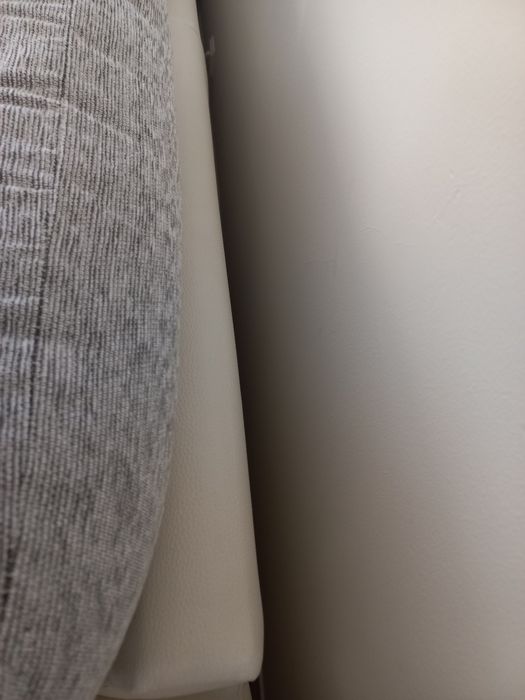 Sofá de tecido e napa