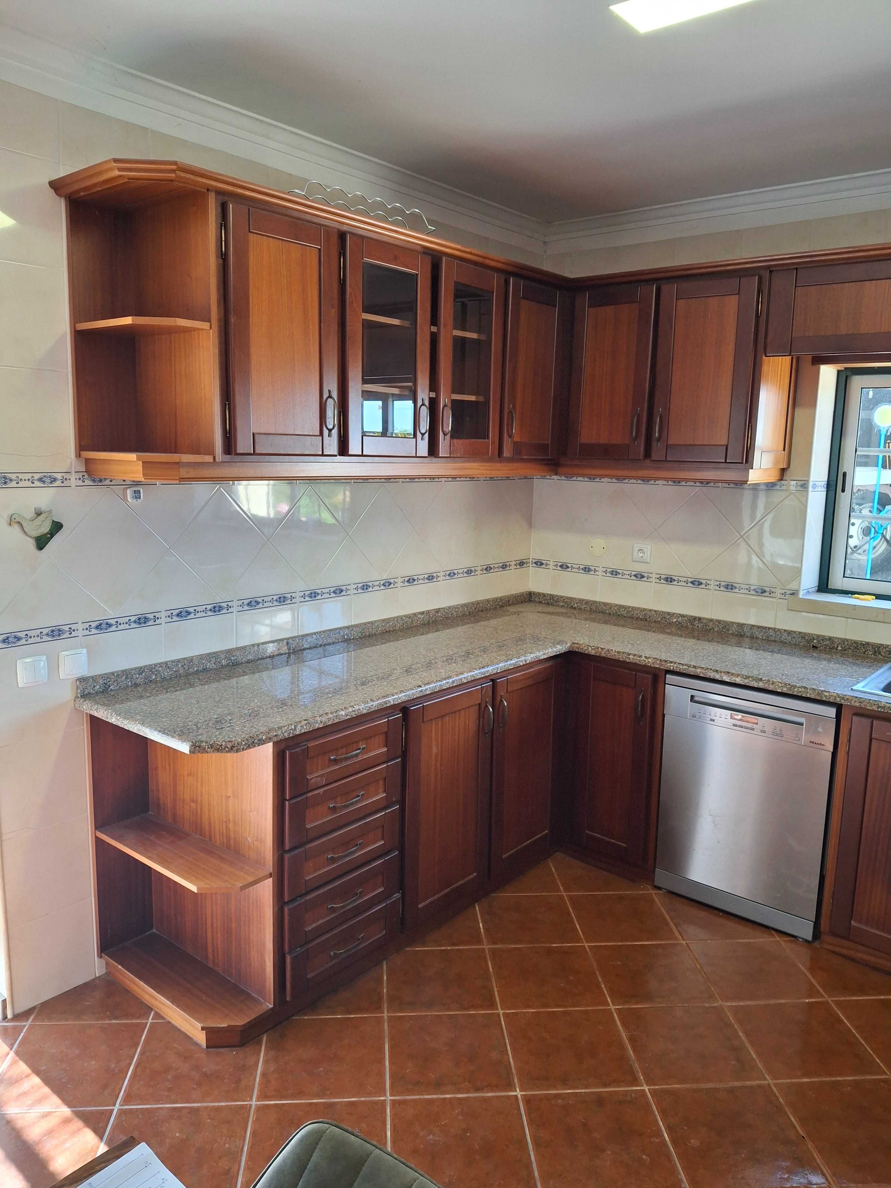 Cozinha usada com bancada