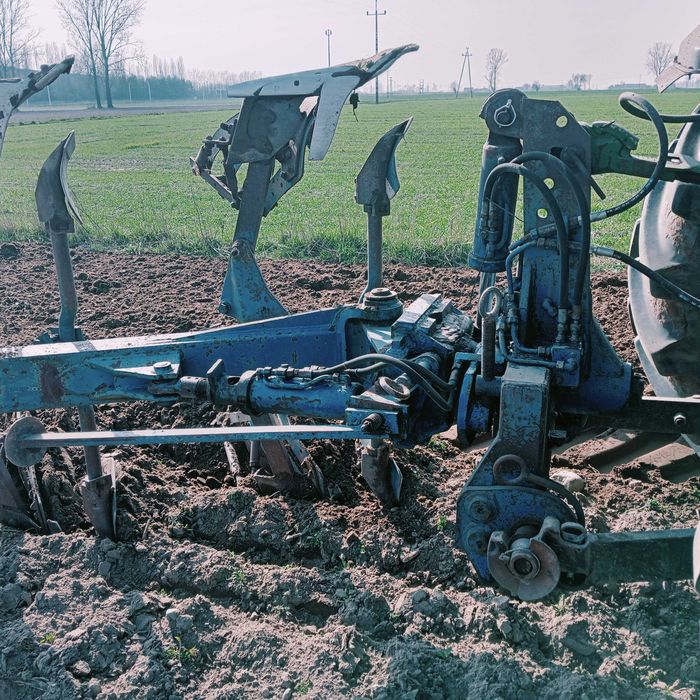 Pług 5 skibowy obrotowy RabeWerk ażurowe odkładnice przedpłużki 4+1