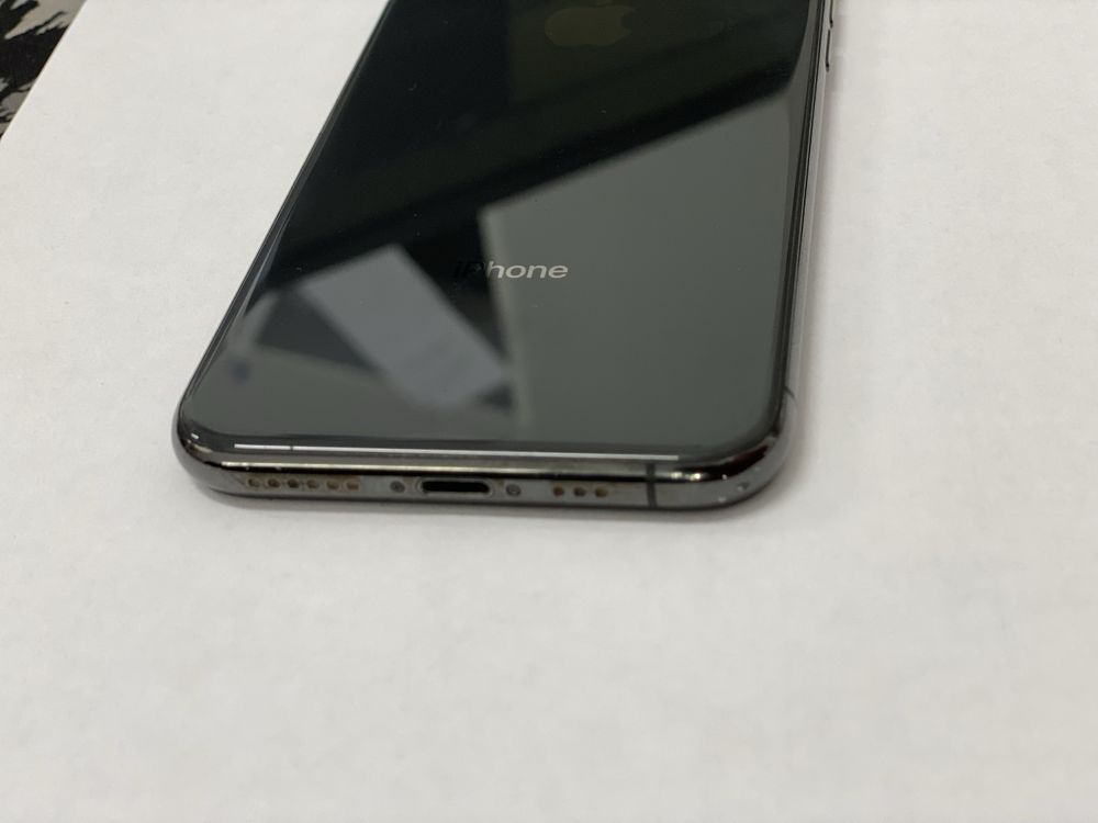 Продам iPhone XS 256gb