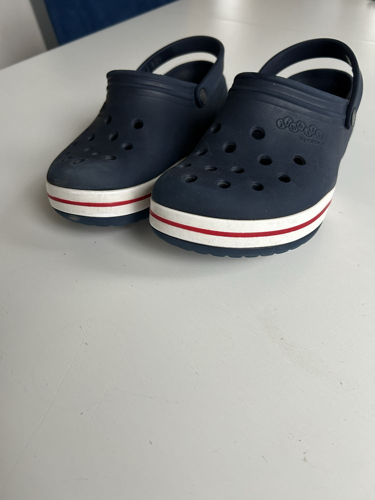 Crocs klapki sandaly j3