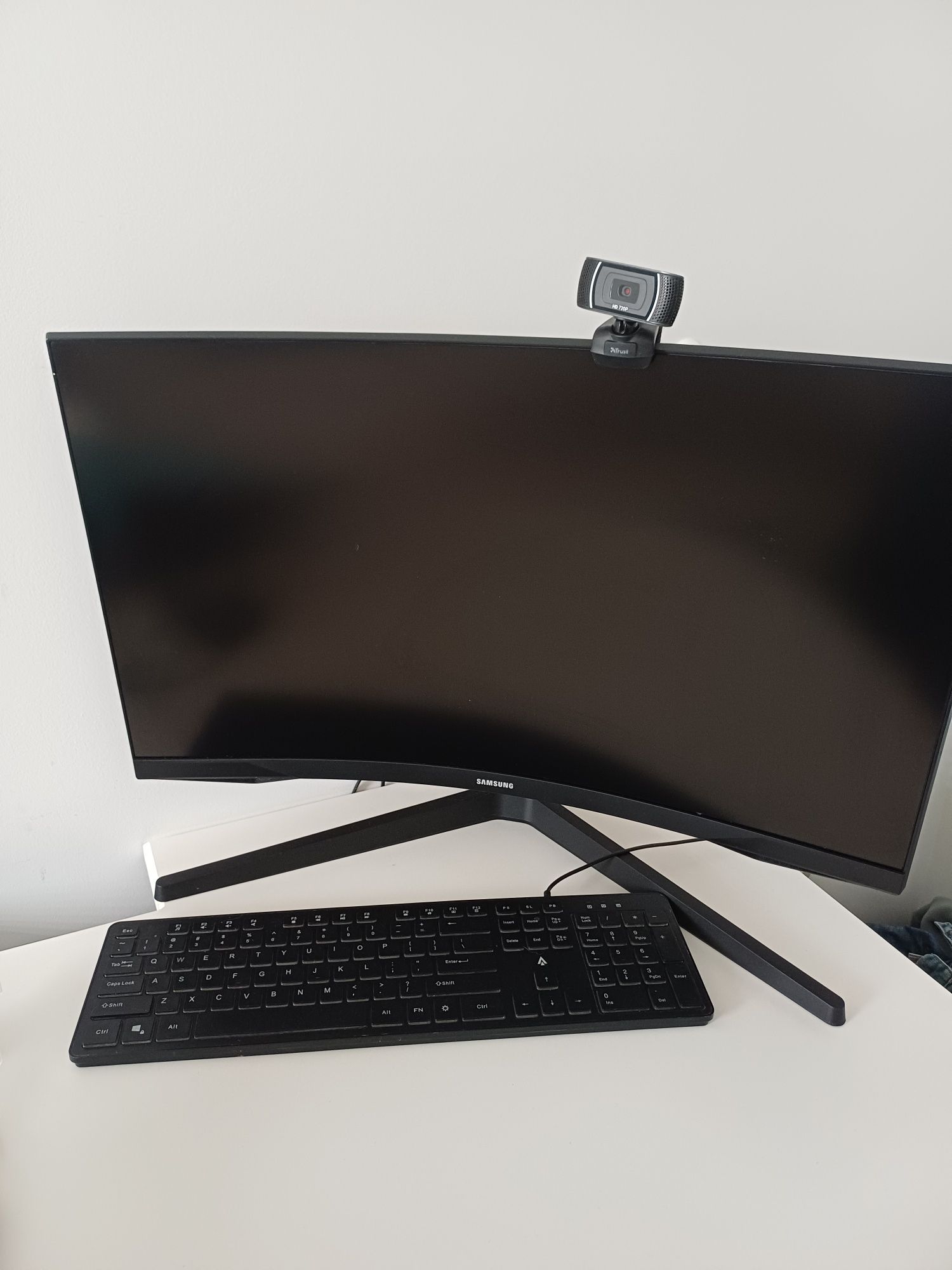 Komputer + monitor