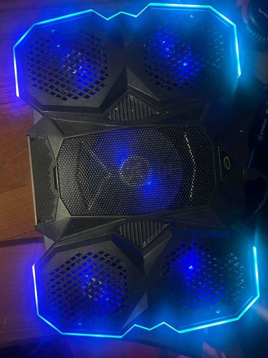 Підставка до ноутбуку охолоджуюча