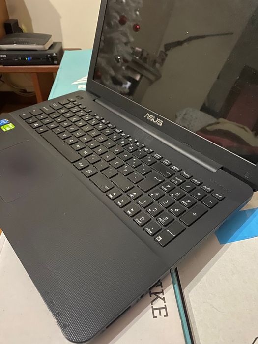 Asus  I3  GEFORCE 920m