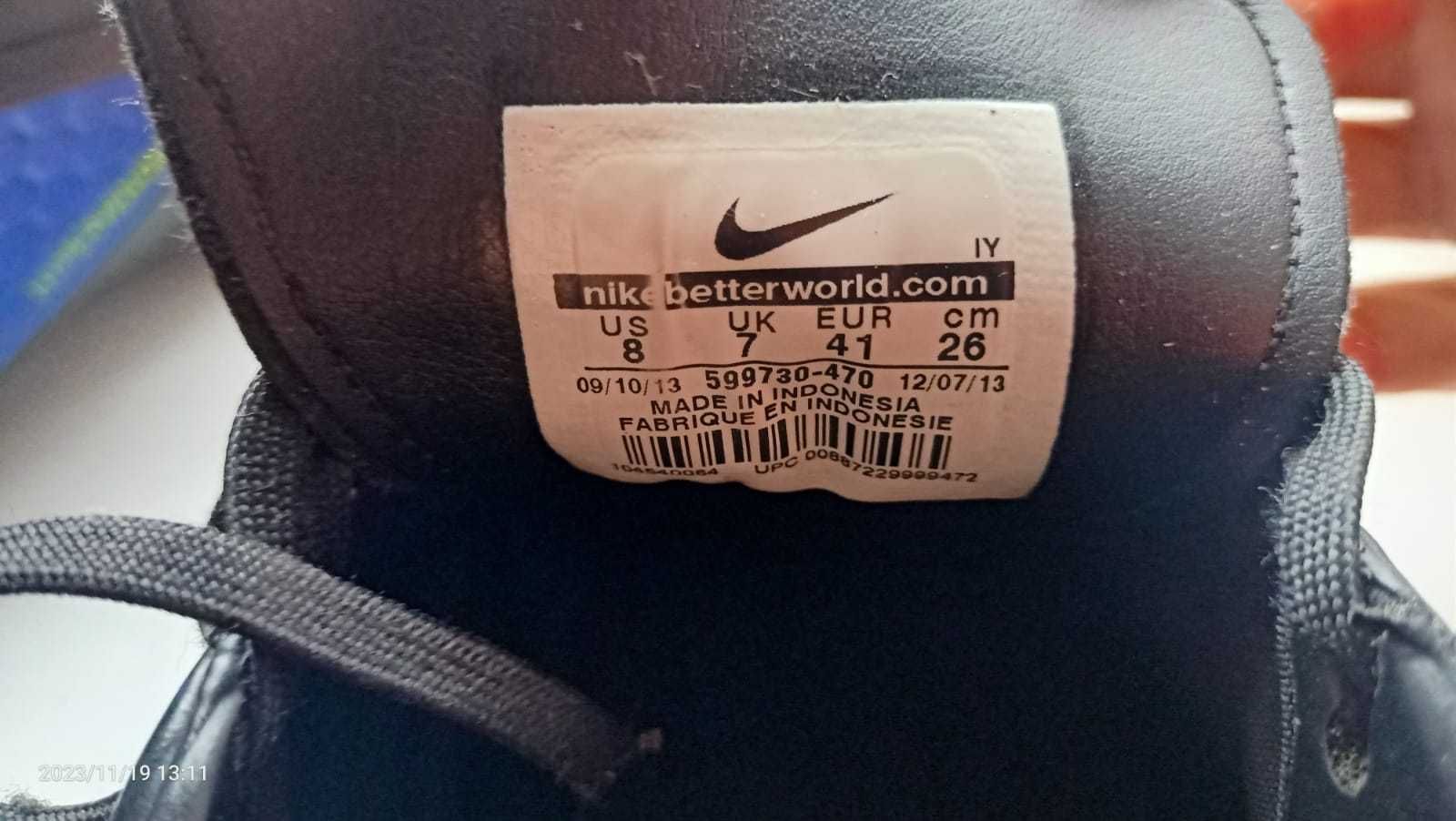 Buty piłkarskie korki Nike