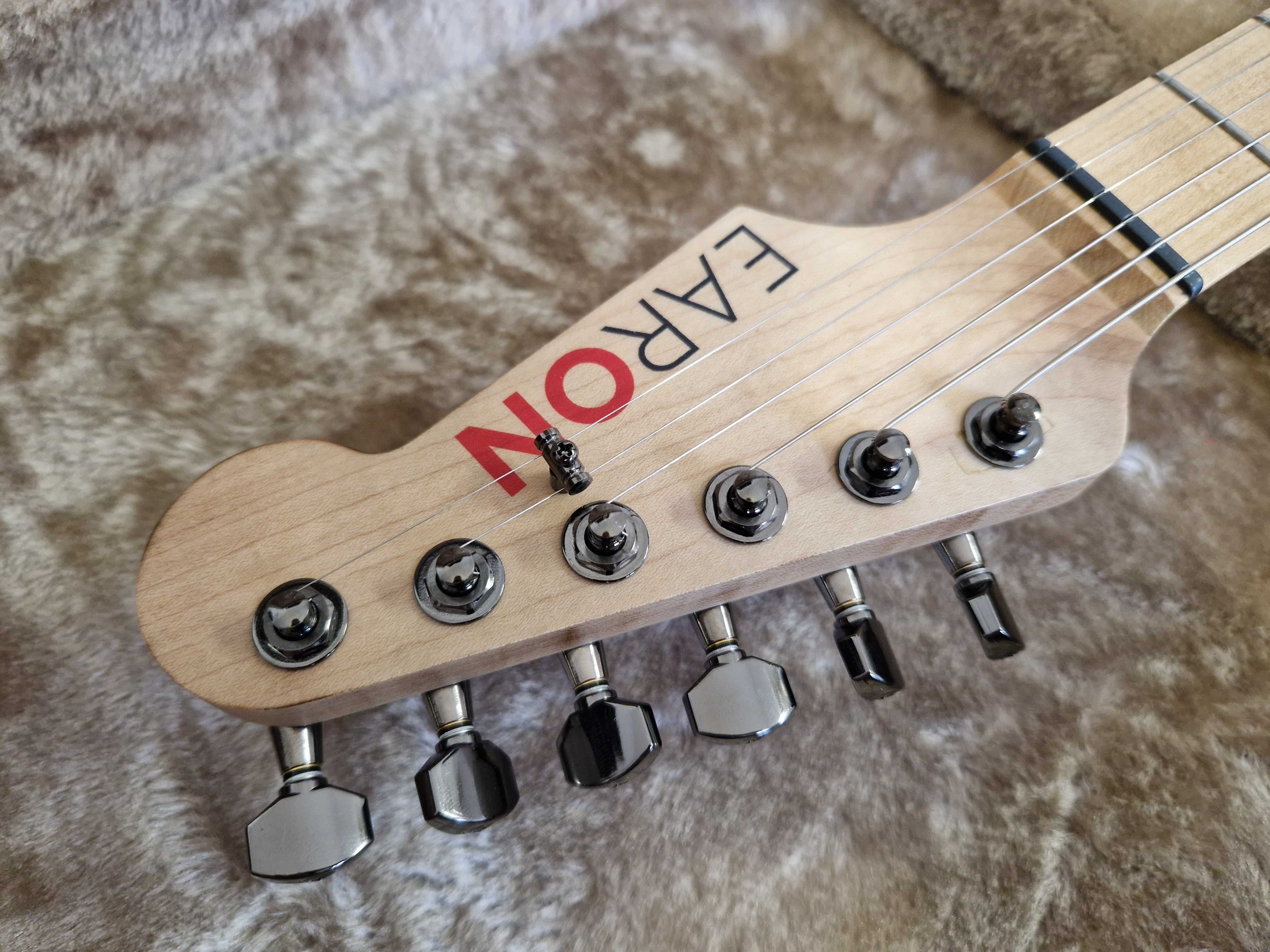 Guitarra de luthier - EarOn - feita à mão - strato