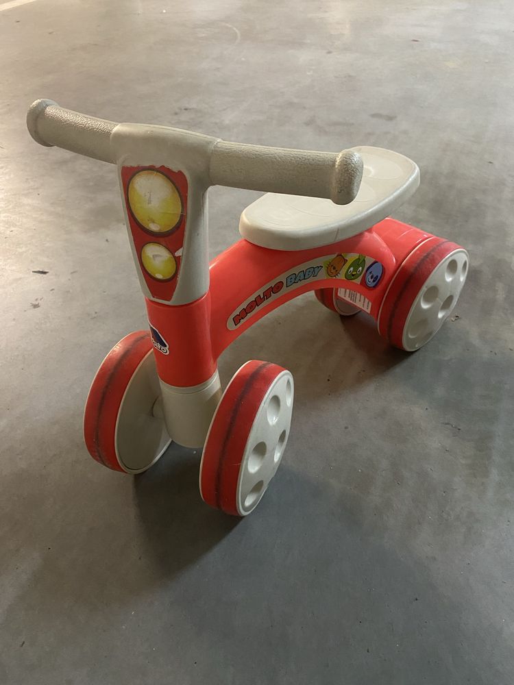 Triciclo de criança Molto