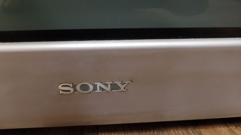 Телевизор Sony  Trinitron 100hz