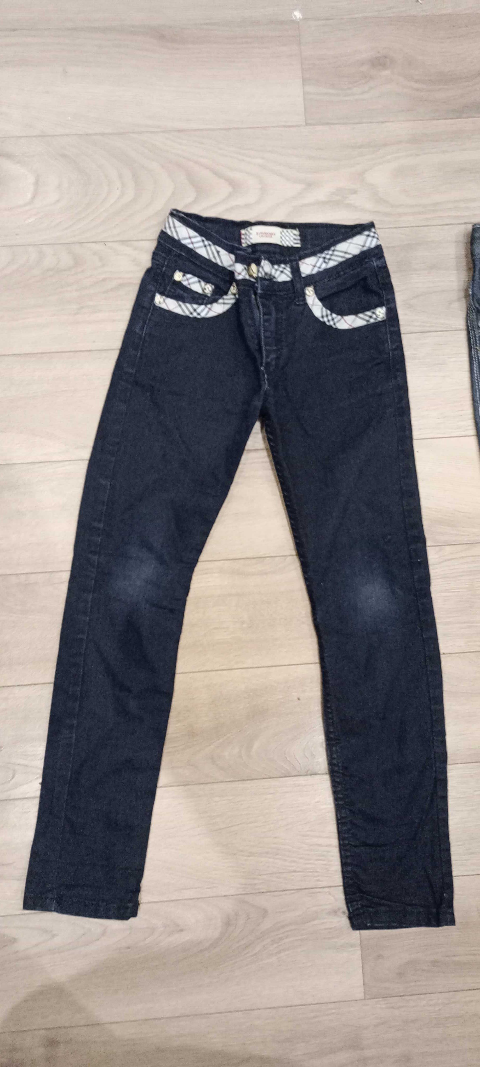 Spodnie Burberry jeansy, roz 122/128 Stan idealny, klasyczne 2x27/77cm