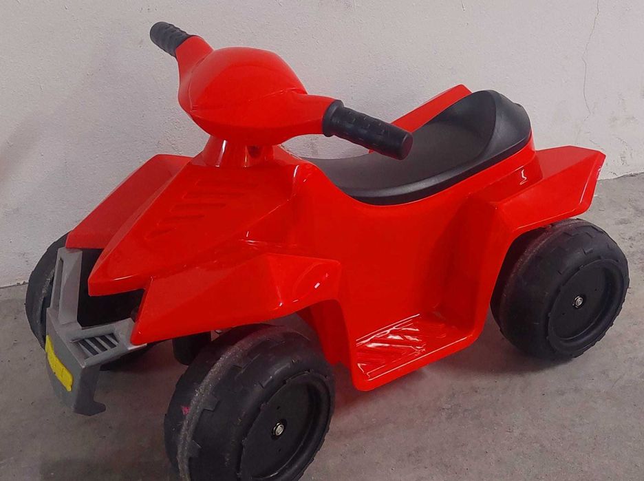 Moto 4 elétrica para criança