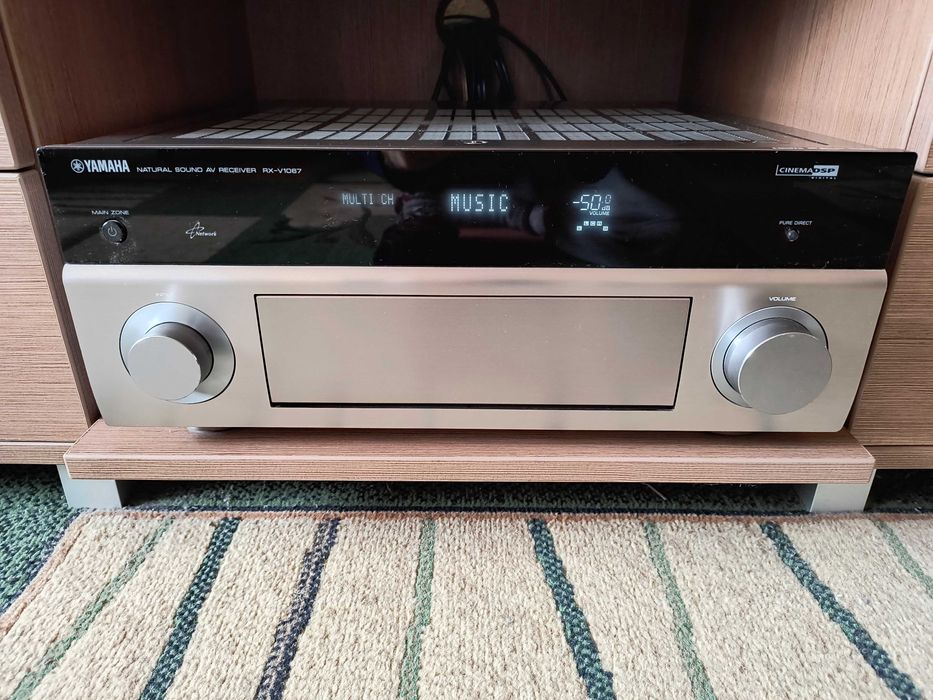 Ресивер Yamaha RX-V1067
