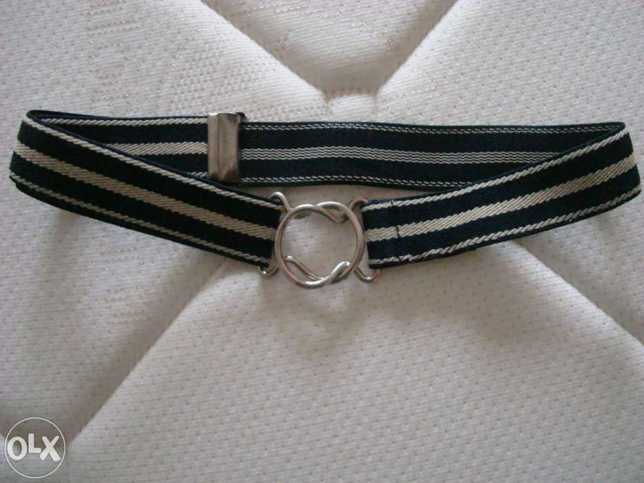 Lote de quatro cintos de criança