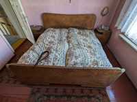 Stare łóżko drewniane