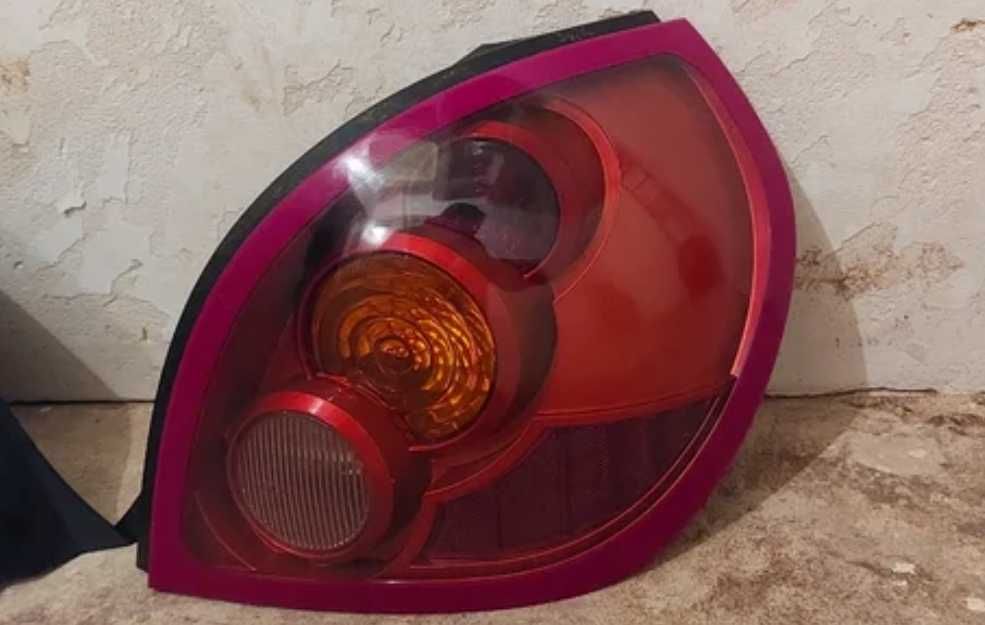 Farolins traseiros | Nissan Almera N16