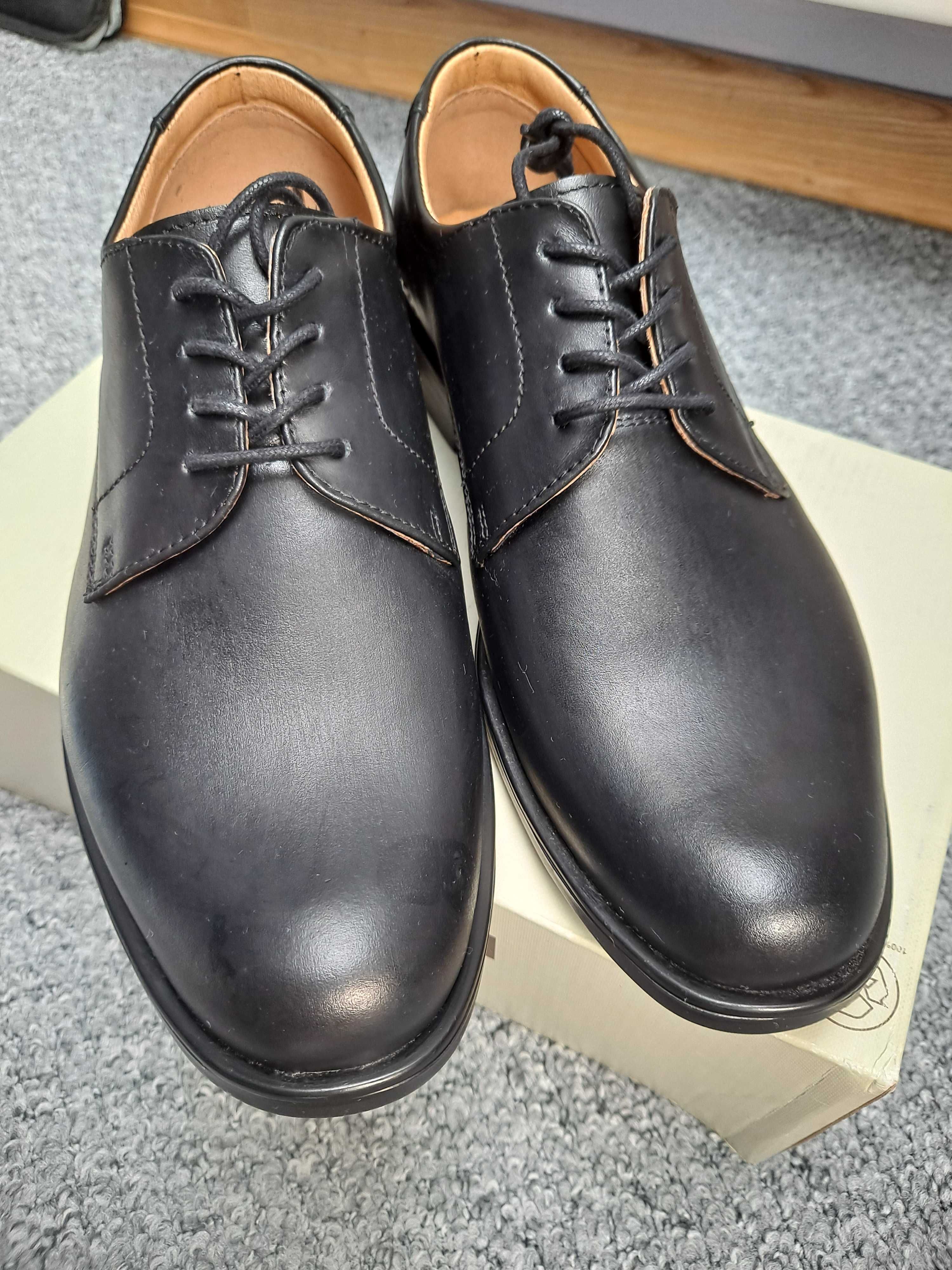Pantofle skórzane męskie marki "Wojas" -  czarne, eleganckie (nowe)