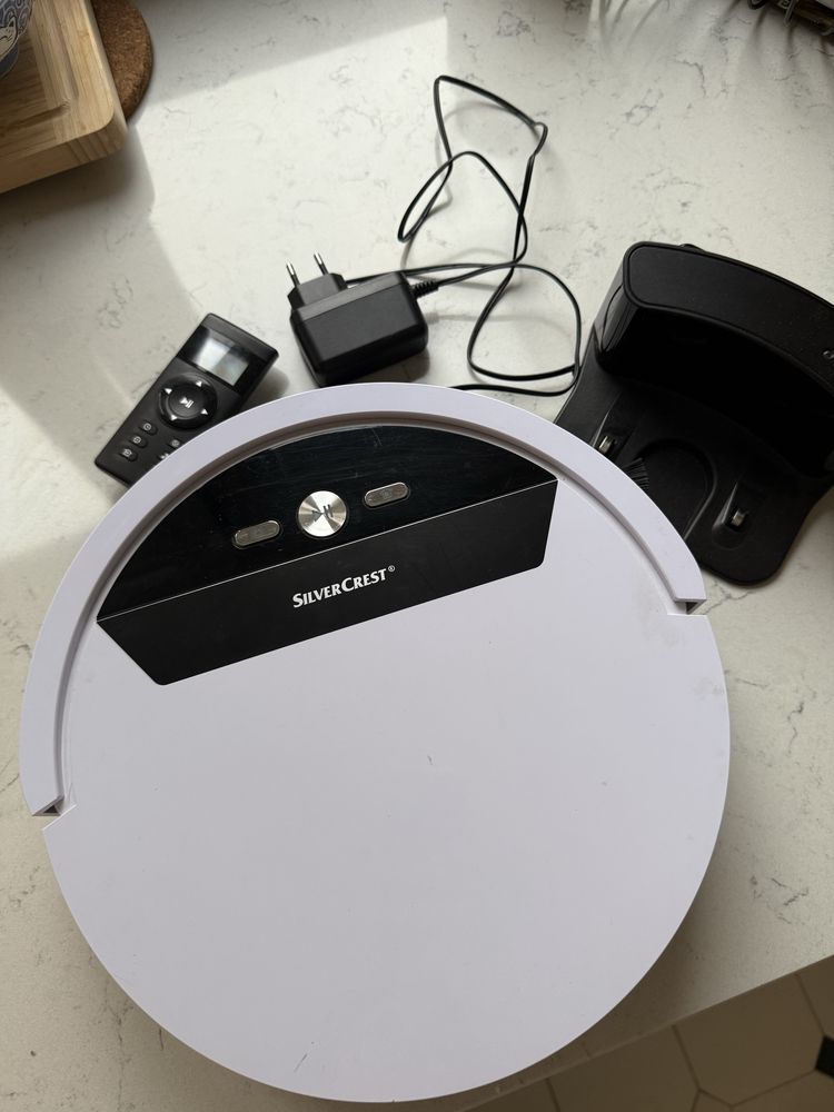 SILVERCREST Robot sprzątający w funkcją czyszczenia na mokro SSWR A1